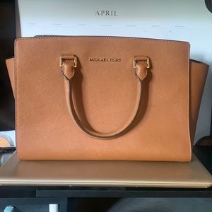 Michael Kors Medium Selma Purse!